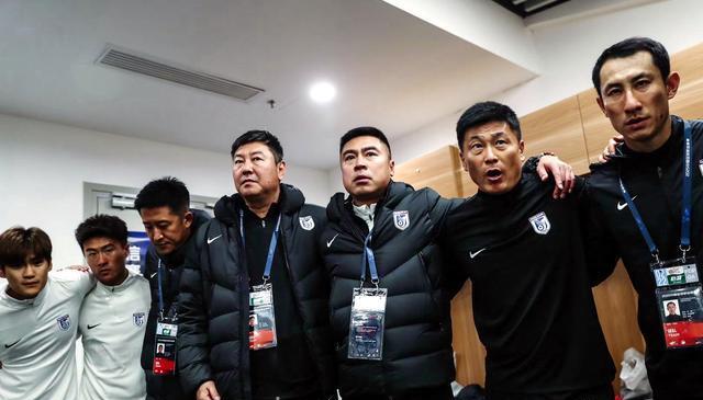 龙基本确定, 原魔鬼主场, 刘逸从云南 龙基本确定, 原魔鬼主场, 刘逸从云南